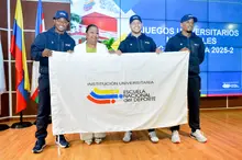 Rectora de la IUEND, entregó la bandera institucional a la delegación que participará en los Juegos Universitarios Nacionales ASCUN 2025