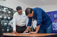 La Escuela Nacional del Deporte escribe un nuevo cap&iacute;tulo para el licenciamiento de entrenadores con la CONMEBOL 