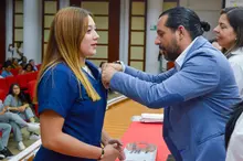 Estudiantes de Fisioterapia y Terapia Ocupacional inician sus pr&aacute;cticas con ceremonia de imposici&oacute;n de gafetes