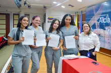 Estudiantes de Fisioterapia y Terapia Ocupacional inician sus pr&aacute;cticas con ceremonia de imposici&oacute;n de gafetes