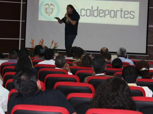 “Deporte, guerra y construcción de paz se conjugan en Colombia”: Iván Torres