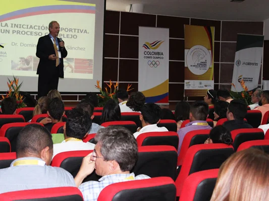 “Necesitamos un deporte escolar auténtico, para la vida y la ciudadanía”: Domingo Blázquez, en el Congreso de Ciencias del Deporte