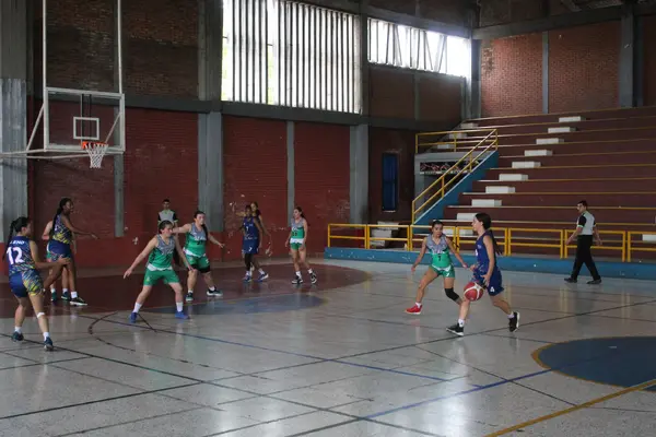 El tecn&oacute;logo en deporte y su proyecci&oacute;n acad&eacute;mica a trav&eacute;s de la Escuela Nacional del Deporte