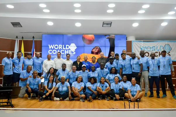 La Escuela Nacional del Deporte recibi&oacute; la visita de World Coaches para fortalecer el f&uacute;tbol como herramienta de desarrollo social