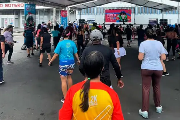 La Escuela Nacional del Deporte refuerza su compromiso con la salud y el bienestar en la Ciclov&iacute;a de Santiago de Cali