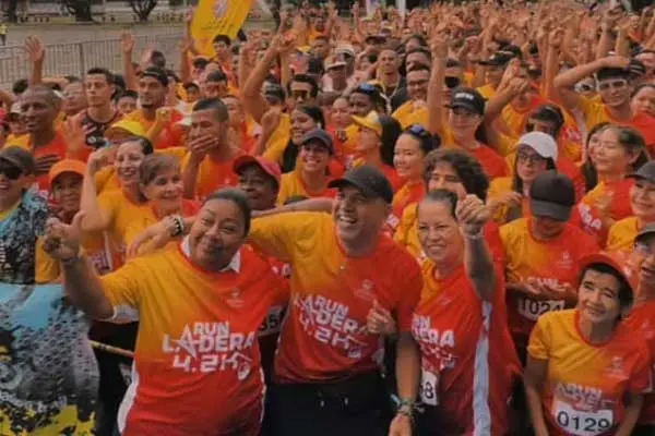 La IUEND vivi&oacute; una jornada llena de movimiento, bienestar y comunidad en la RUN Ladera 4.2K