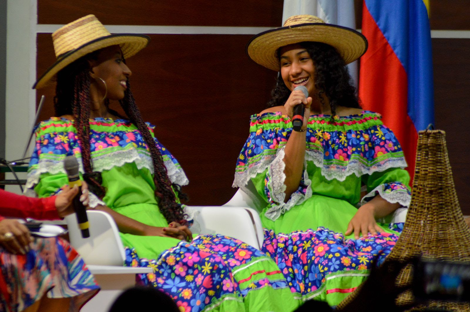 Petronio a la u 4 Petronio a la u 4